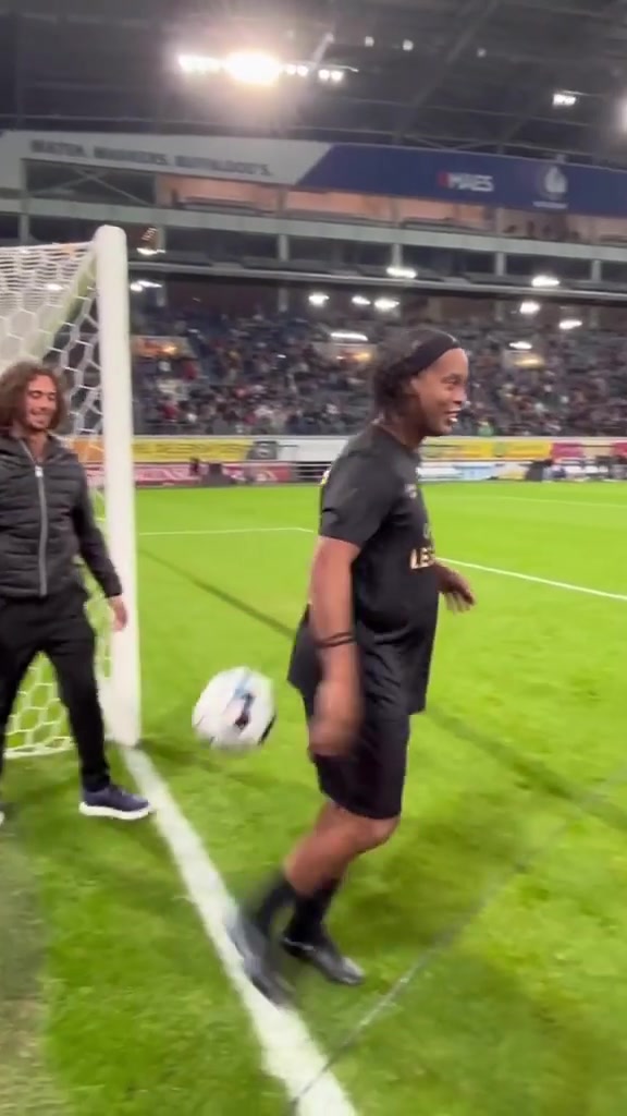 @Ronaldinho