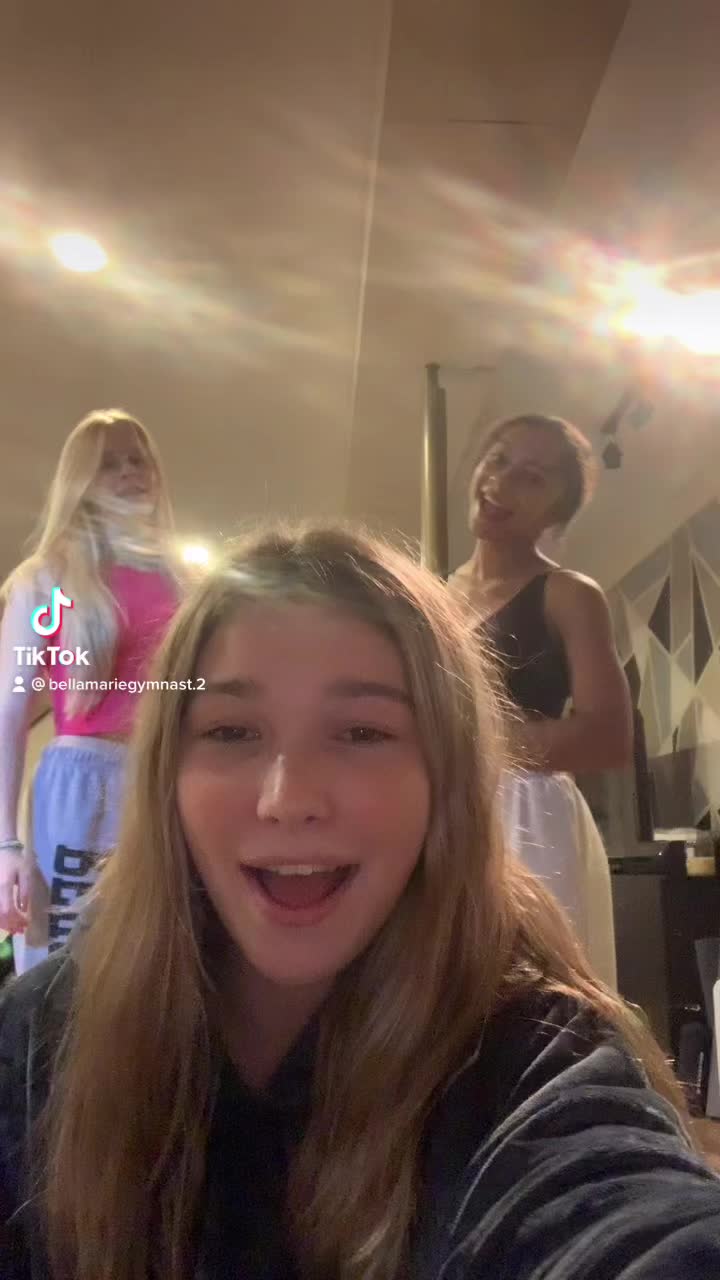 @bella