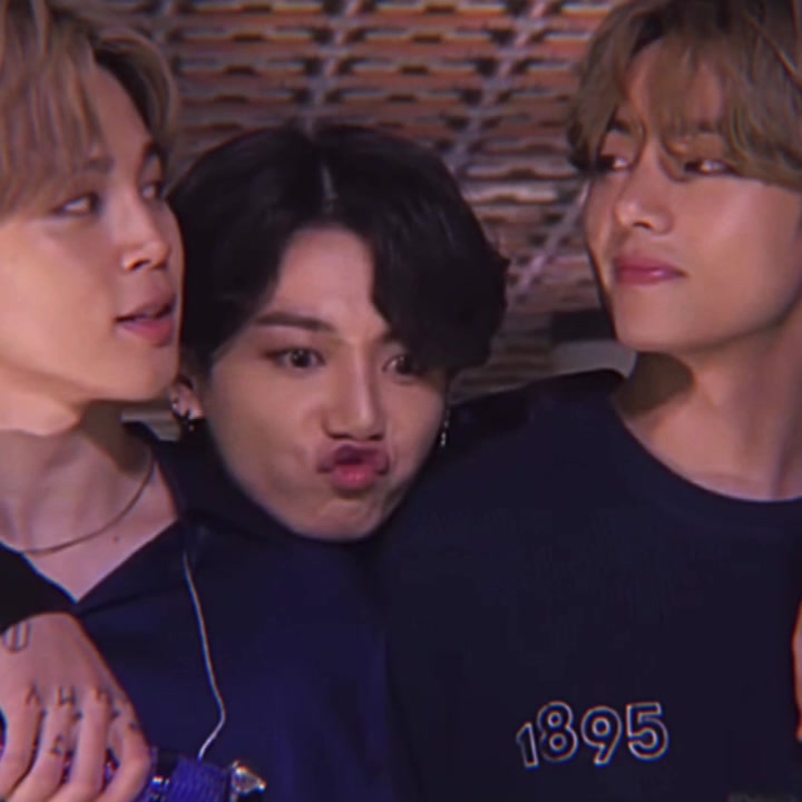 @𝐁𝐓𝐒♕
