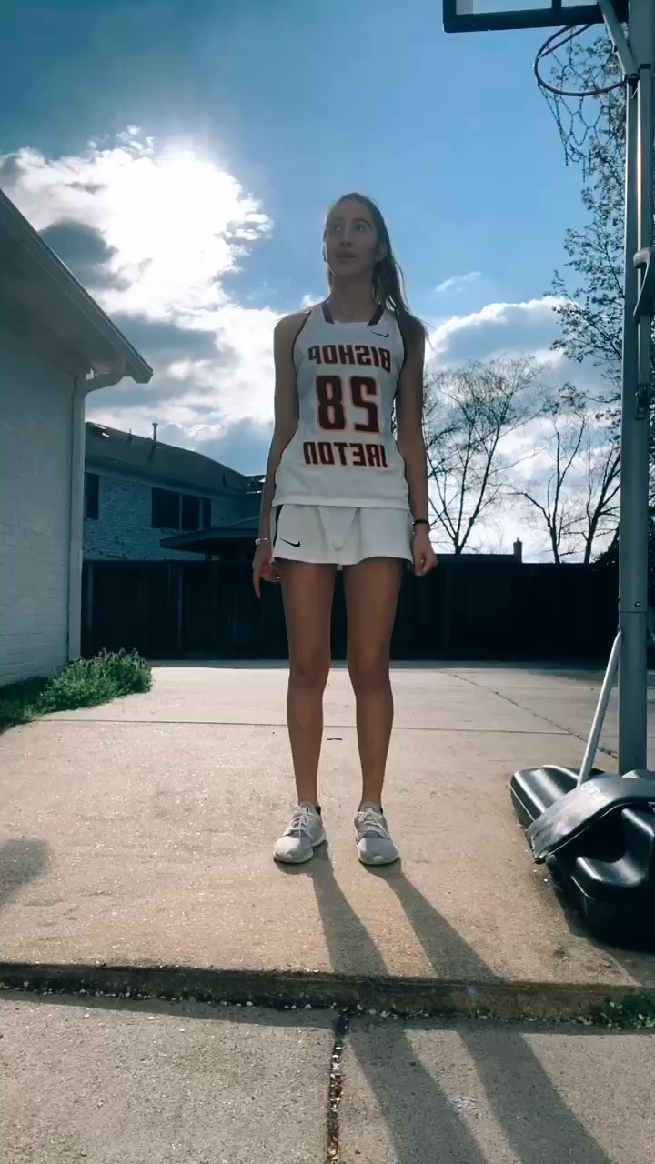 @bella.rostron