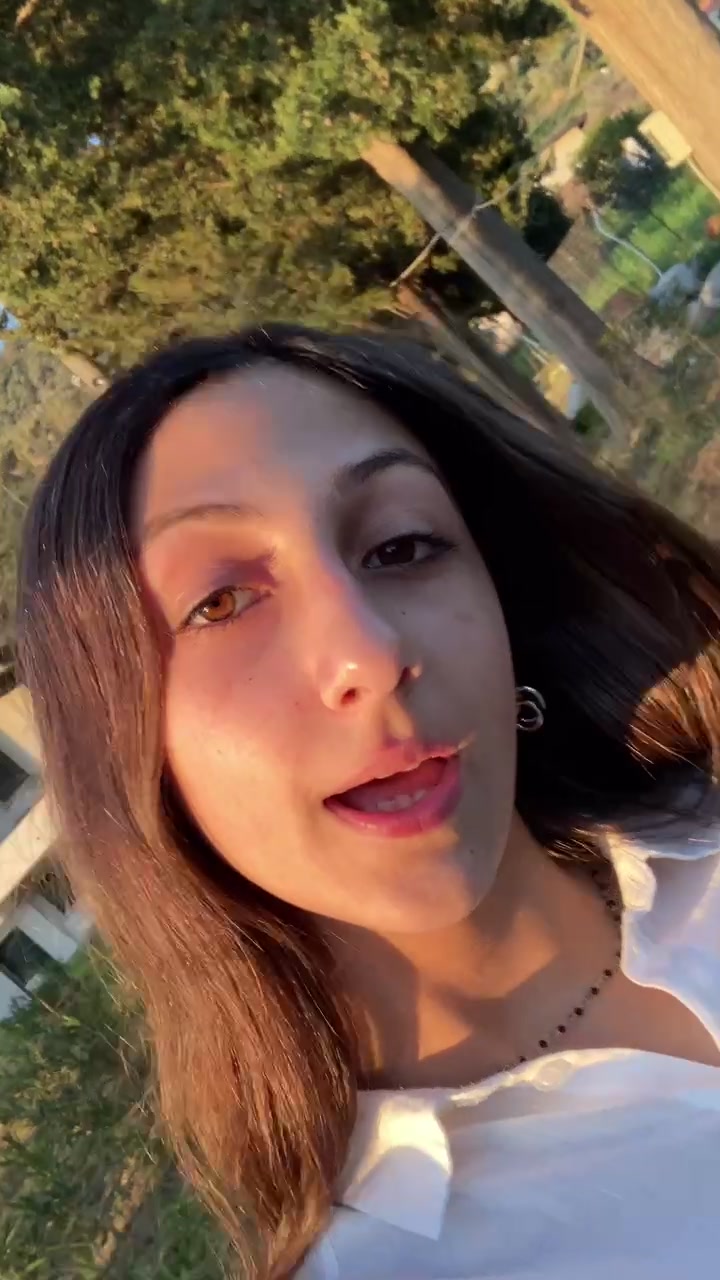 @claudia