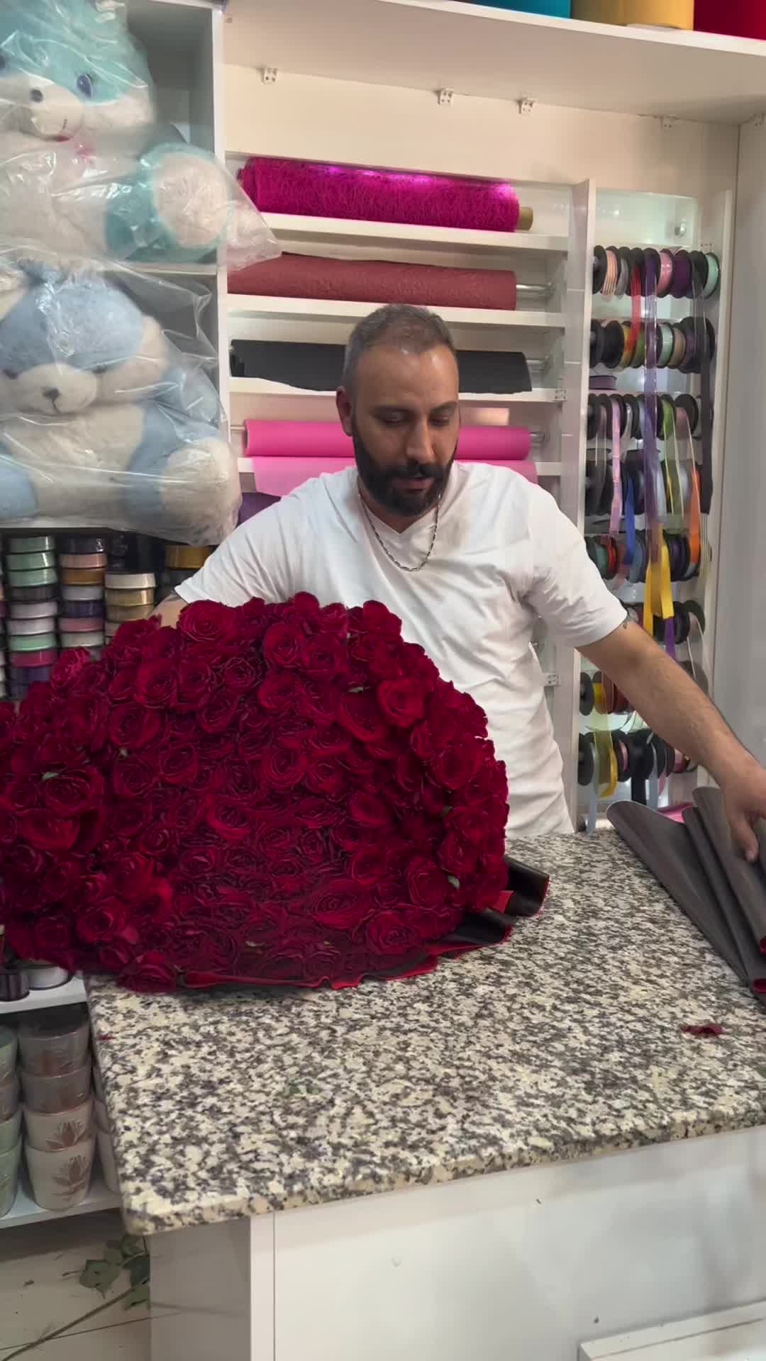 @&Ccedil;i&ccedil;ek&ccedil;i Emrah