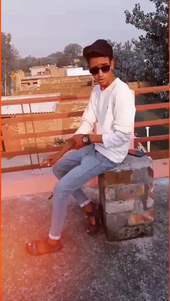 @👑_MøđęŁ_👑