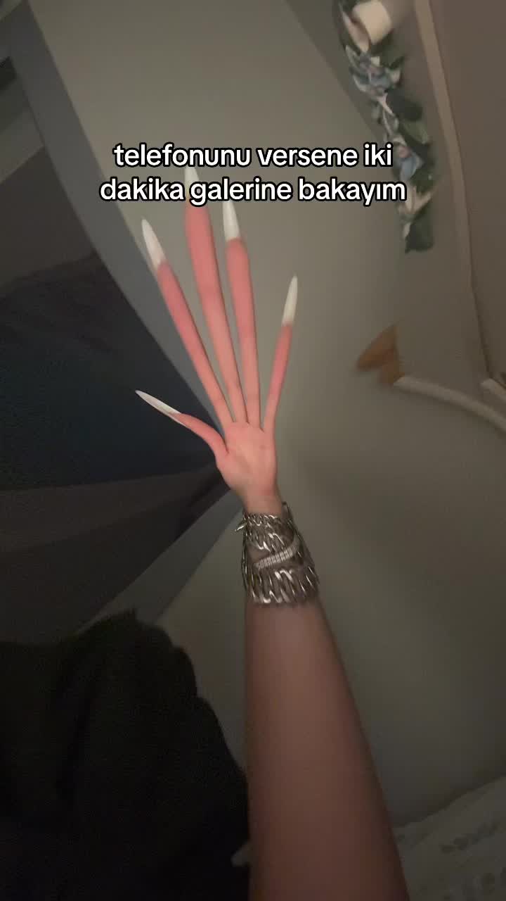 @Aleyy✨