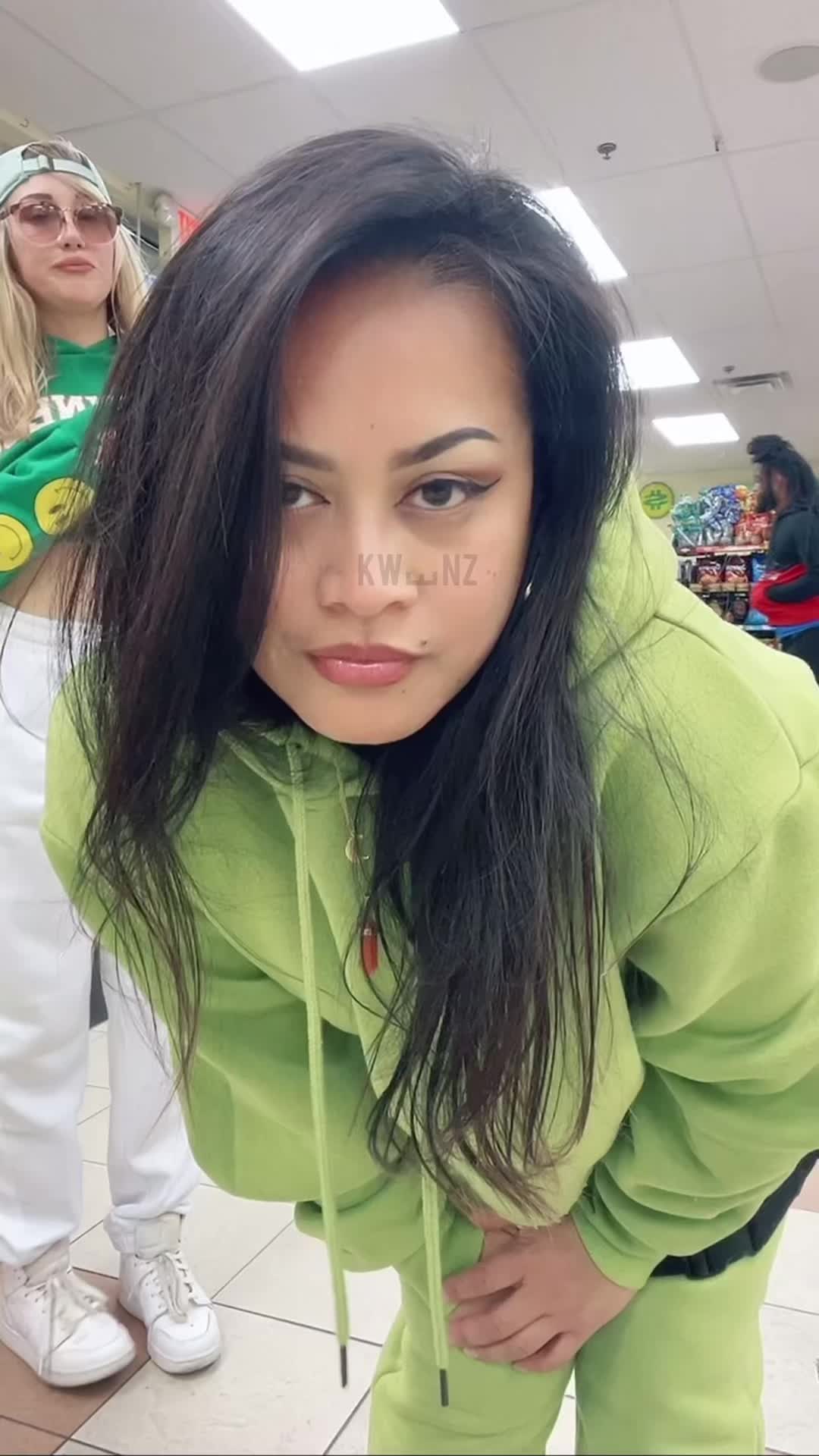 @Kweenz