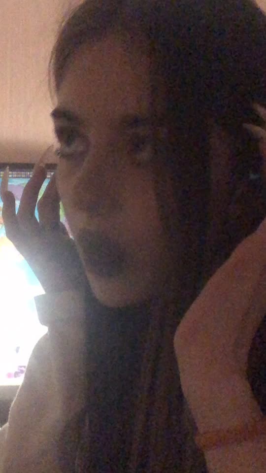 @🧟&zwj;♀️