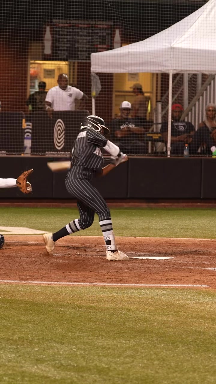 @Women’s Professional Fastpitch