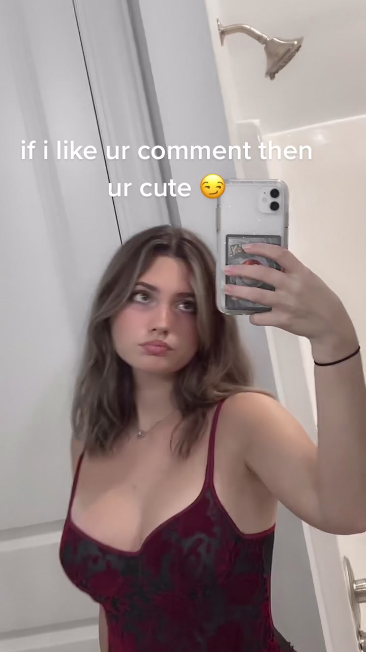 @stupidhotbrunette