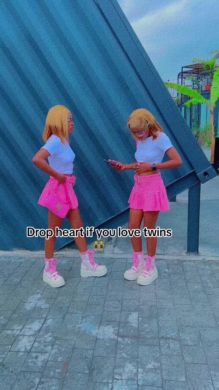 @Twinzcandy