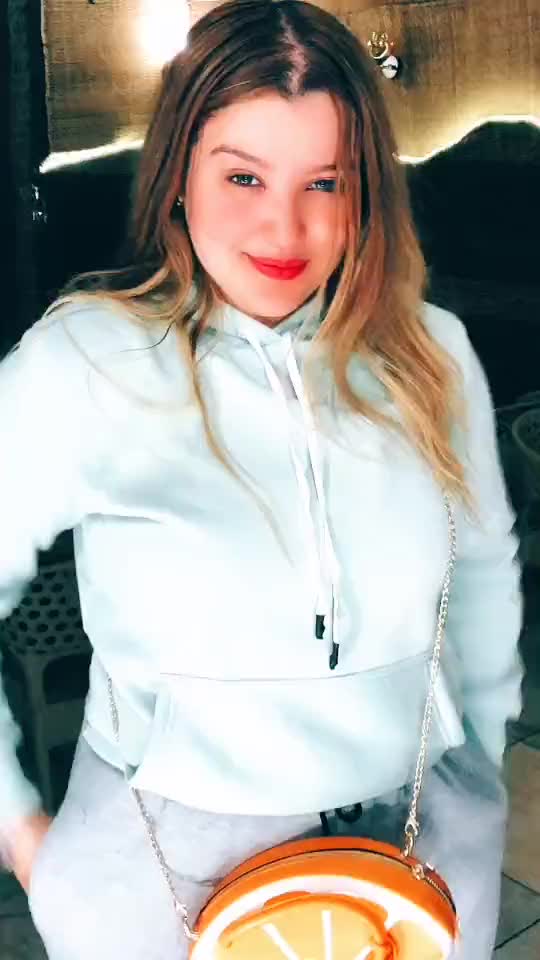 @حنين حسام