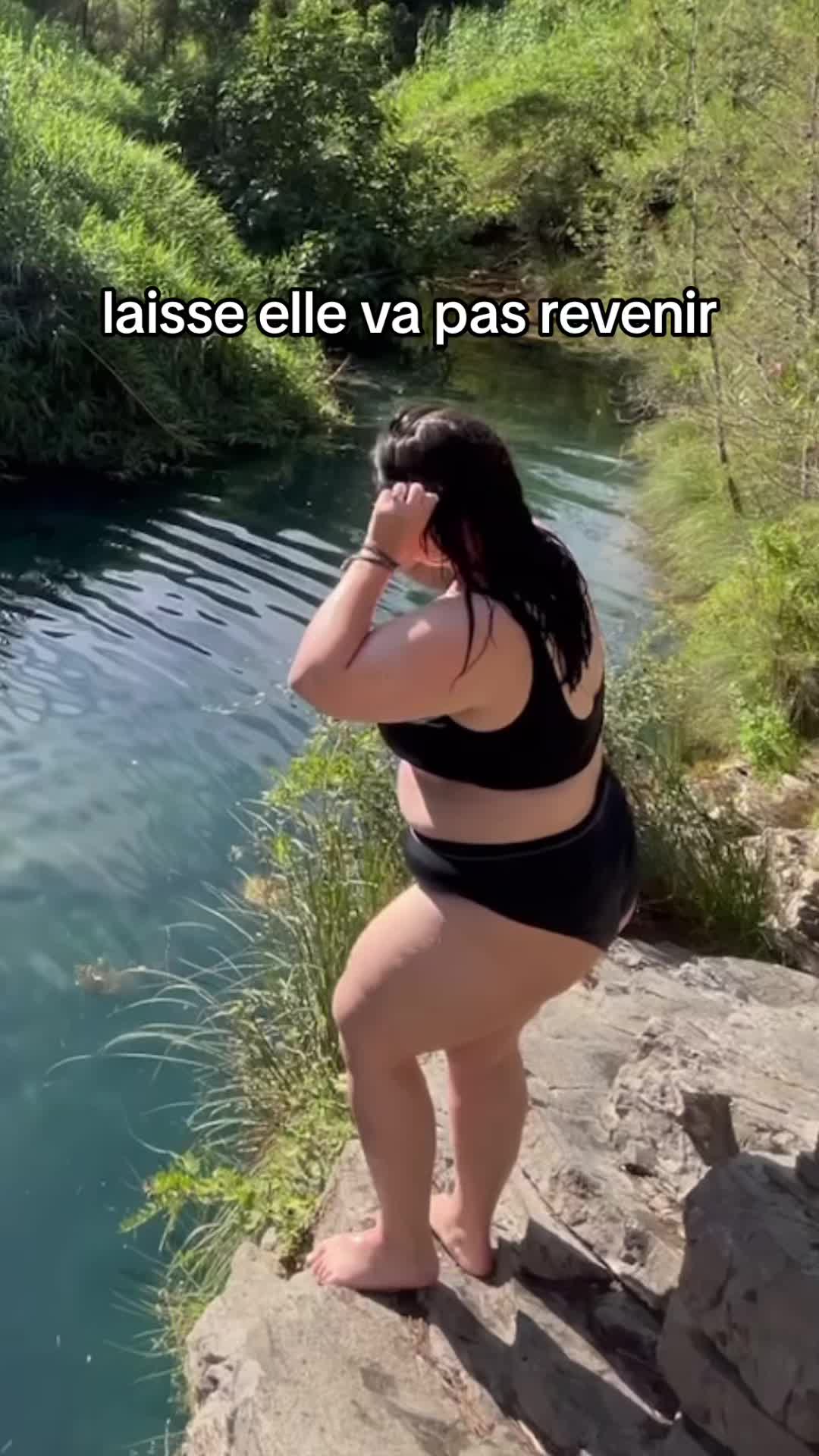 @apricotmaxine