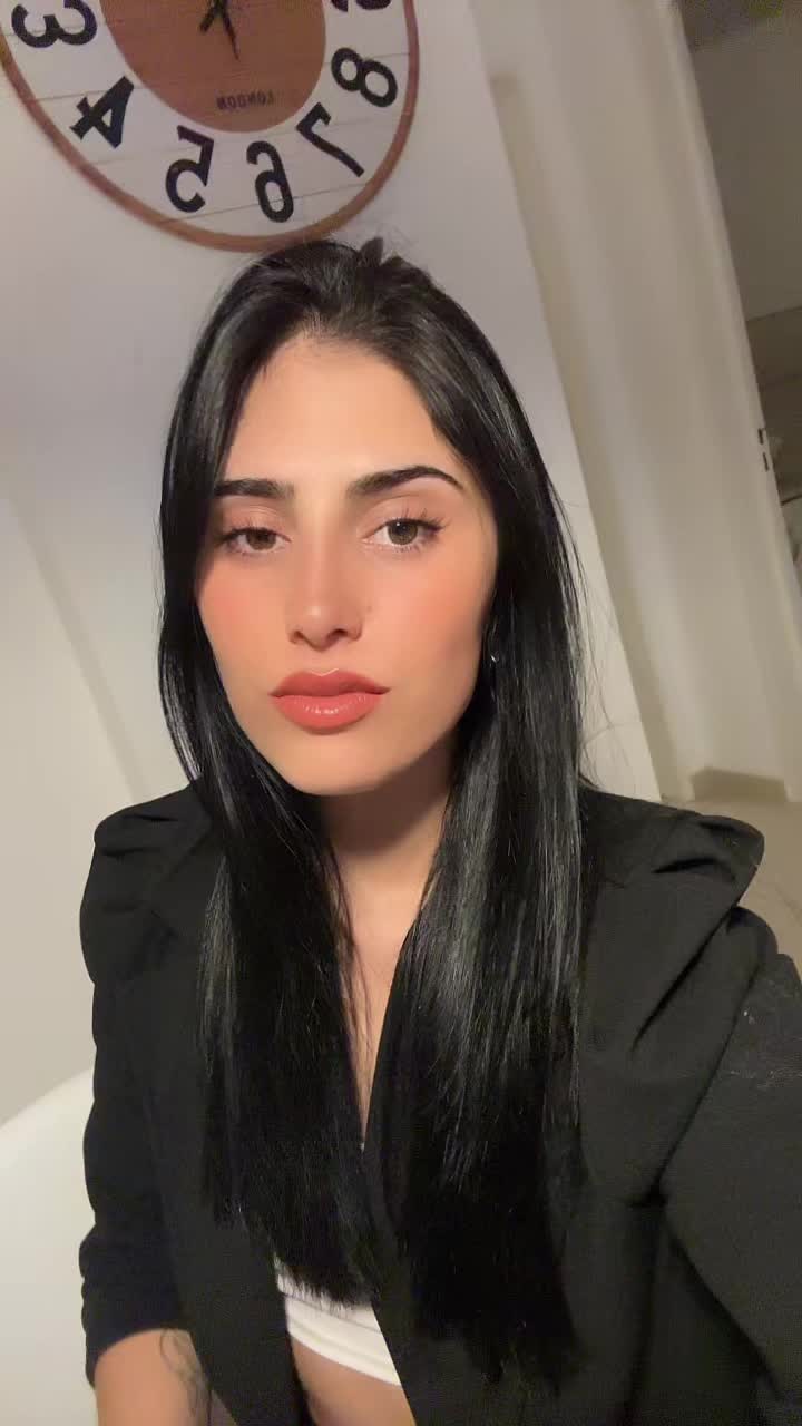 @𝓓𝓮𝓵𝓯𝓲 𝓬𝓪𝓶𝓲𝓷𝓸