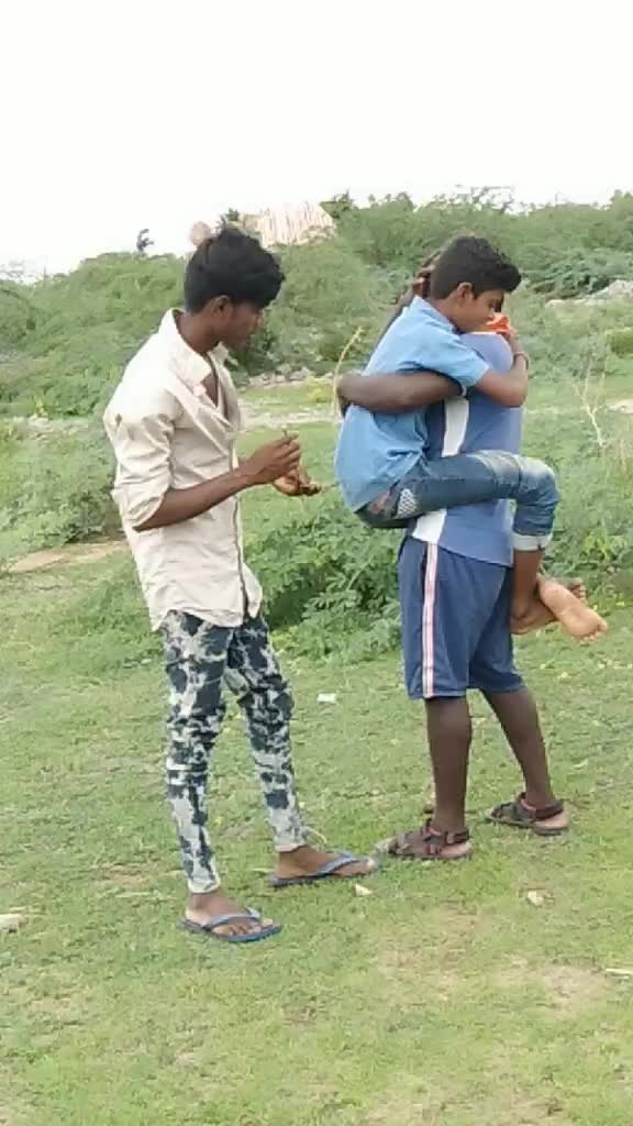 @user989111921557