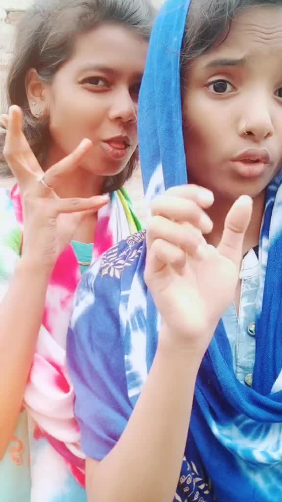 @Kavya◉‿◉