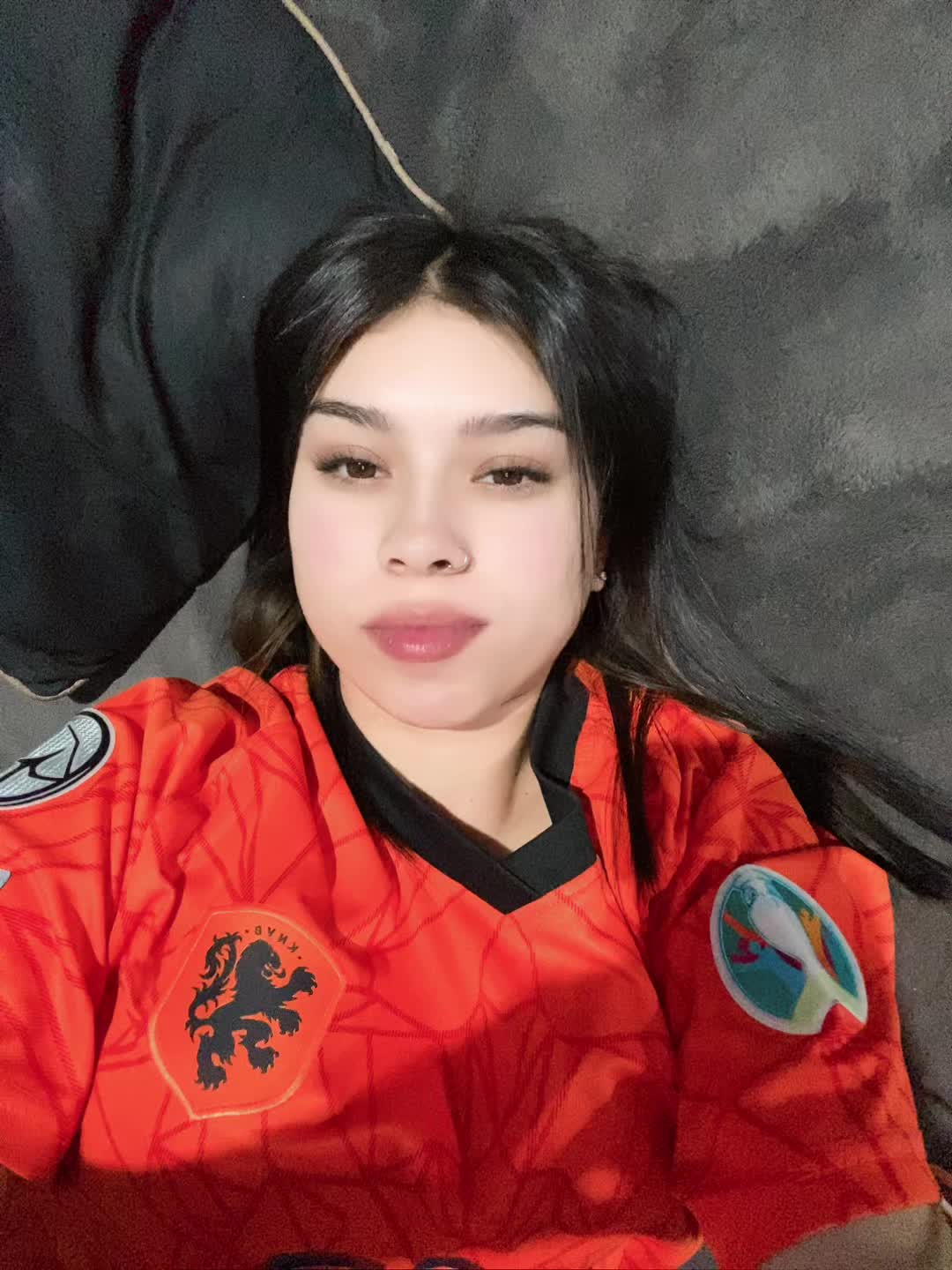 @𝒱