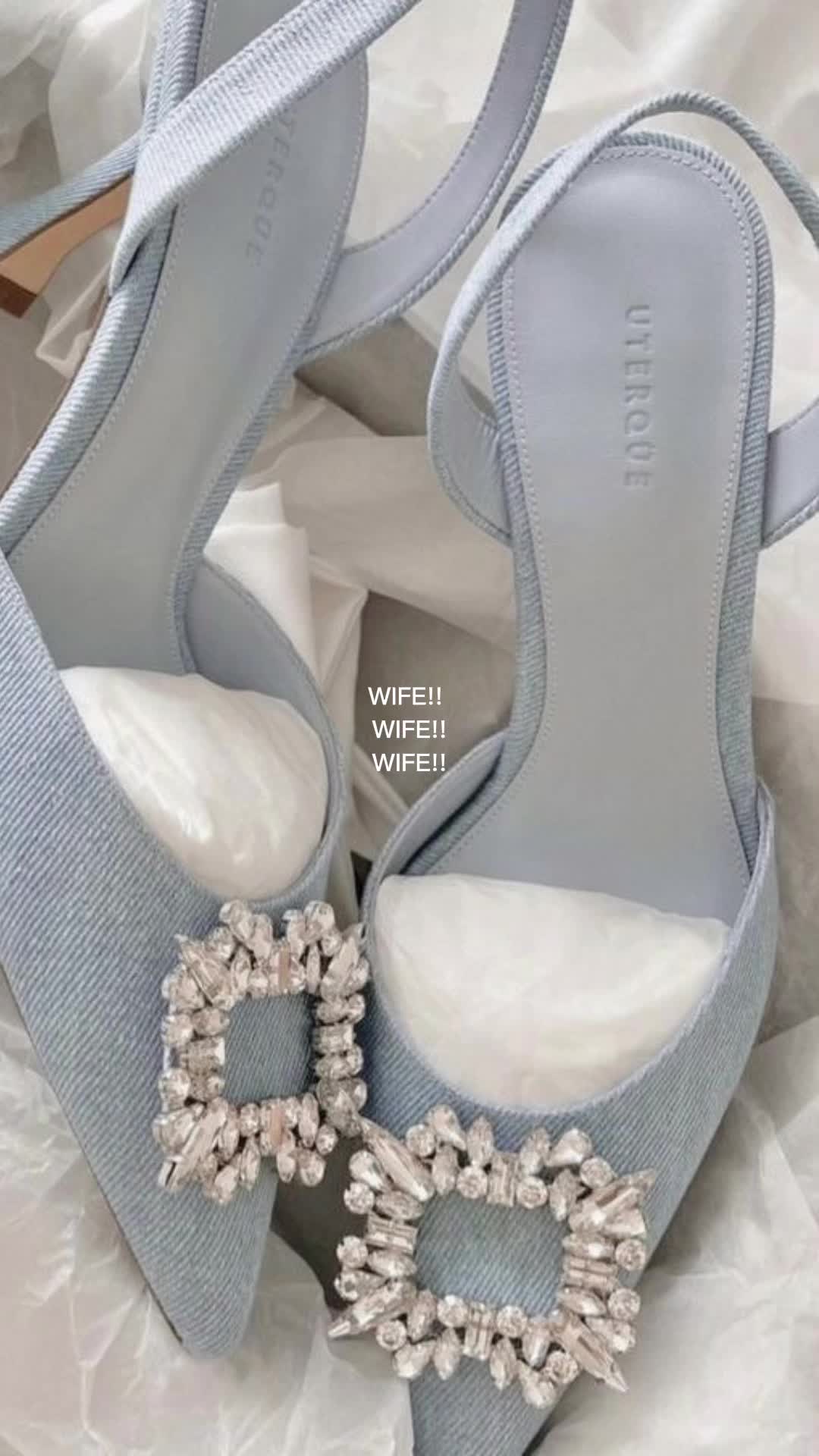@em ★