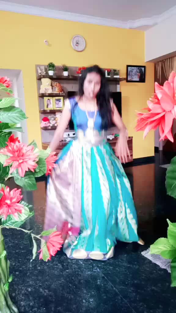 @Dancing 😎queen🔥