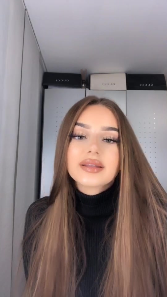 @Dzana