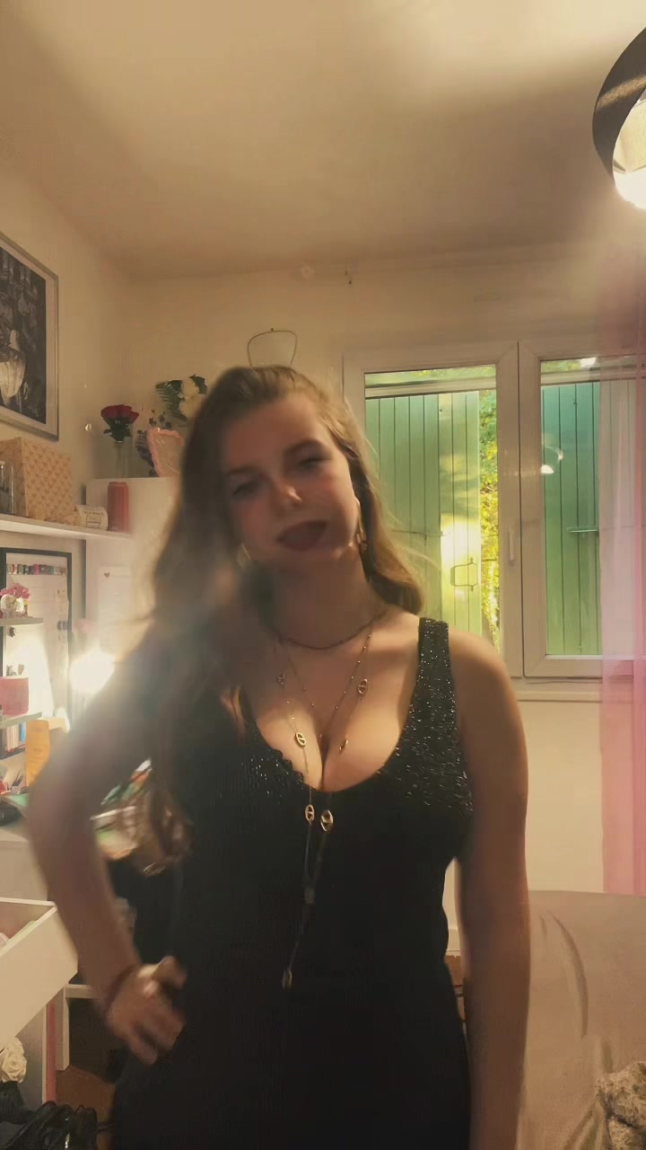 @𝓐𝓷𝓰𝓮'✰