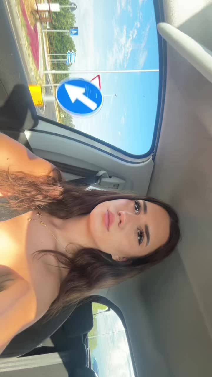 @melissaderiai