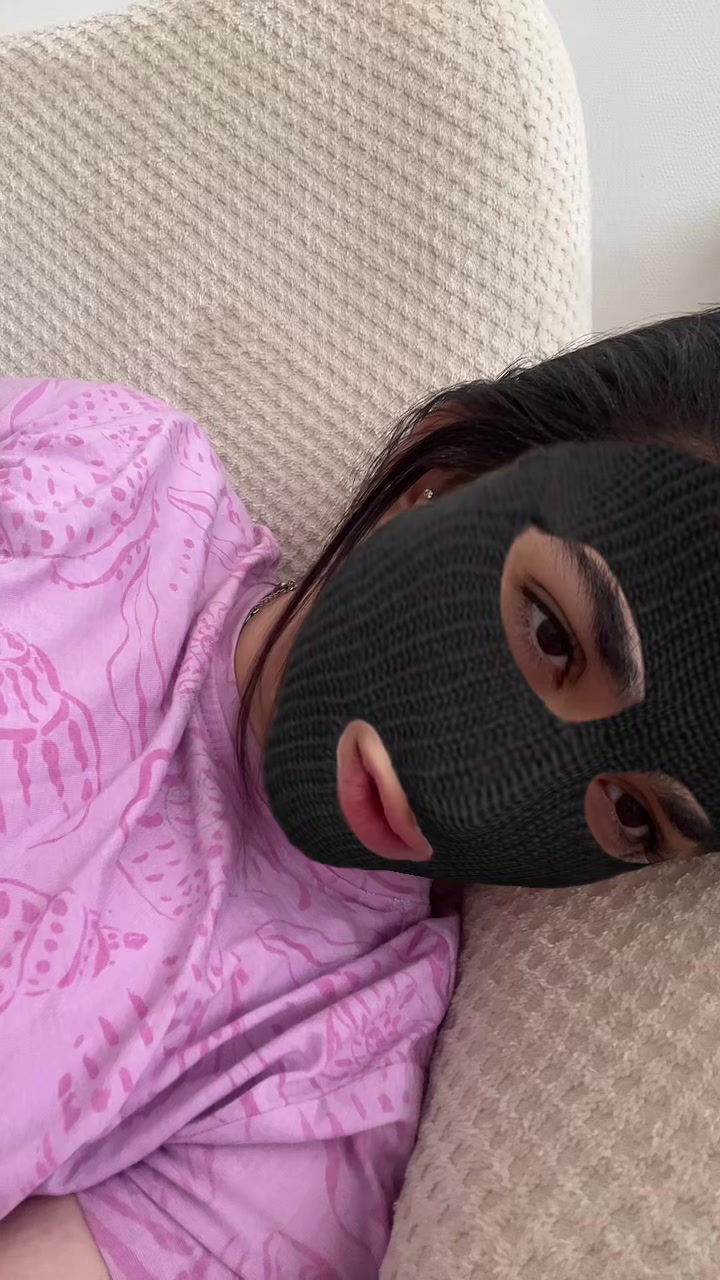 @👧🏻
