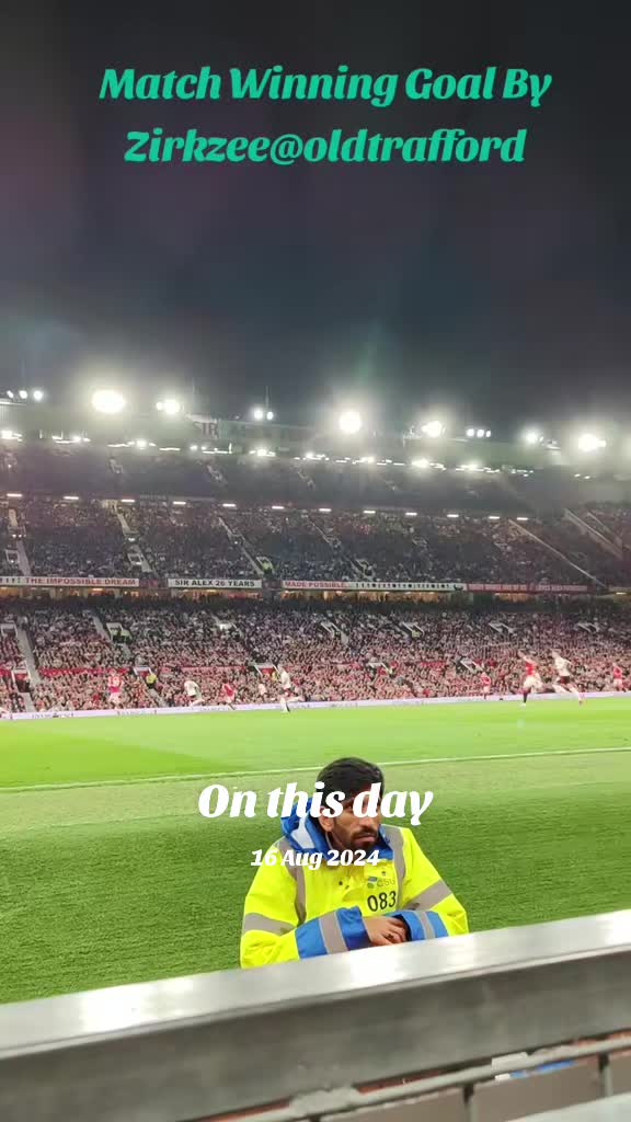 @Manchester United Dugout