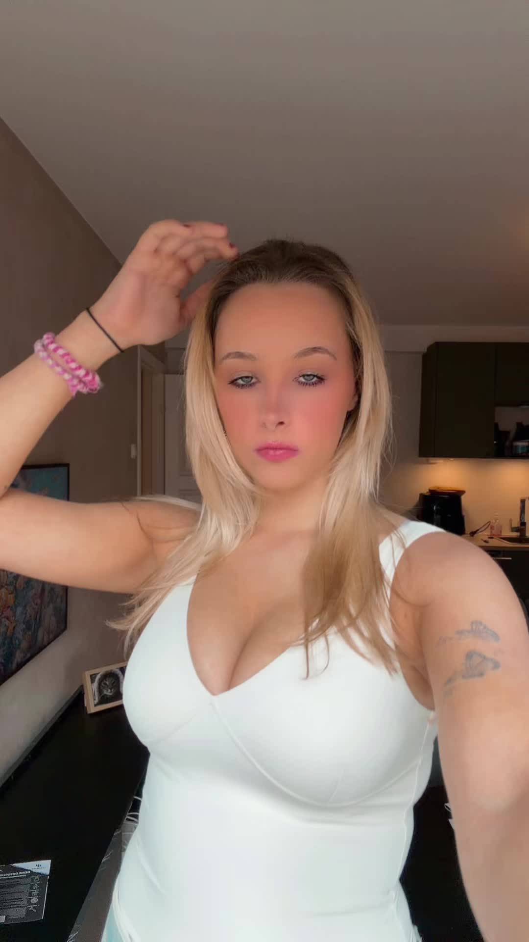 @Martinee260