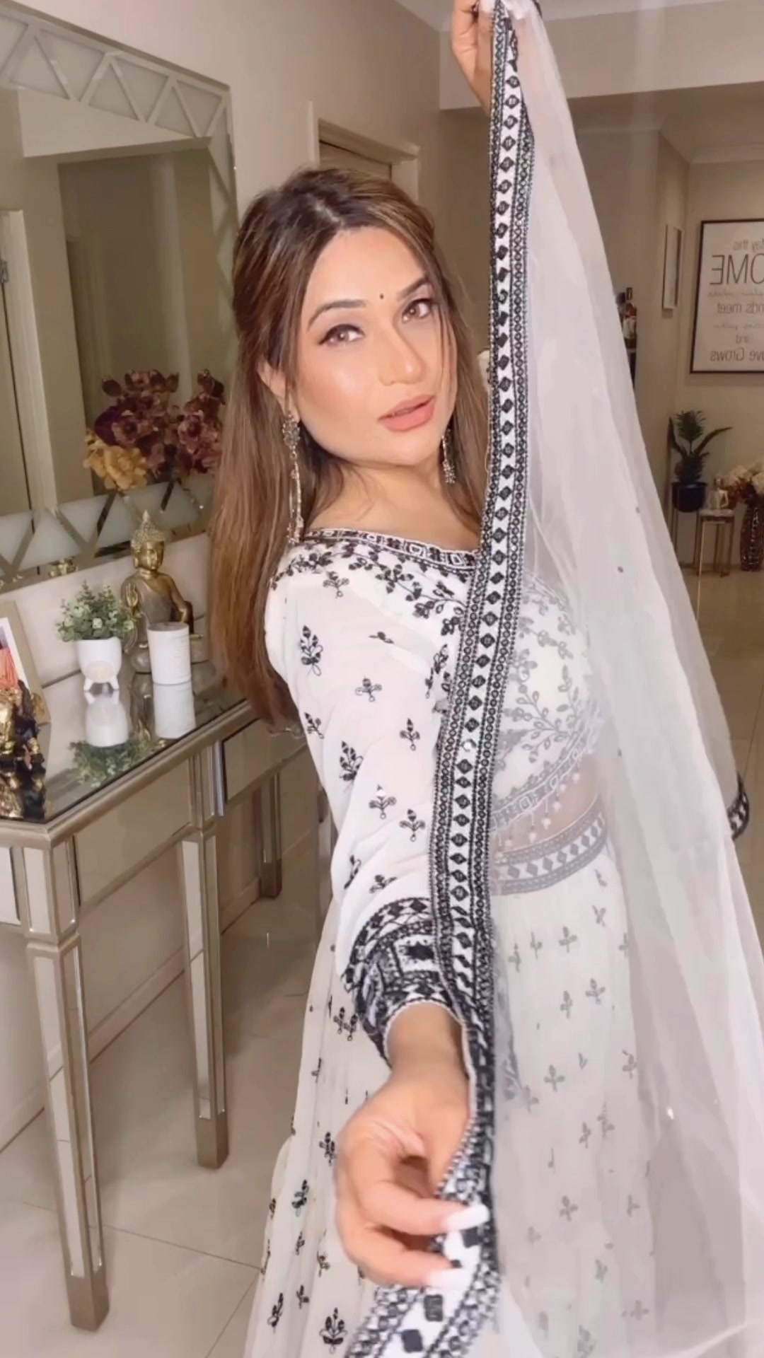 @saakshi