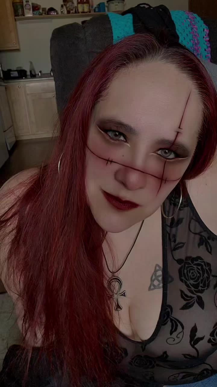 @🦉Sapphic_Spellcaster 🗝