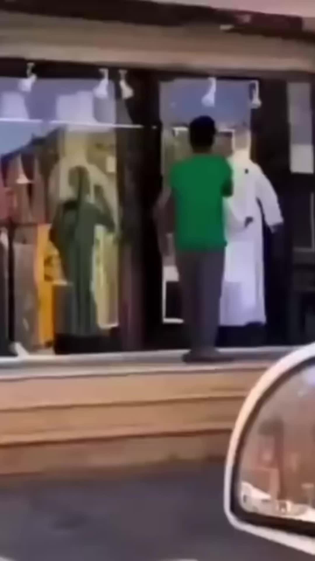 @ViralHumorHub