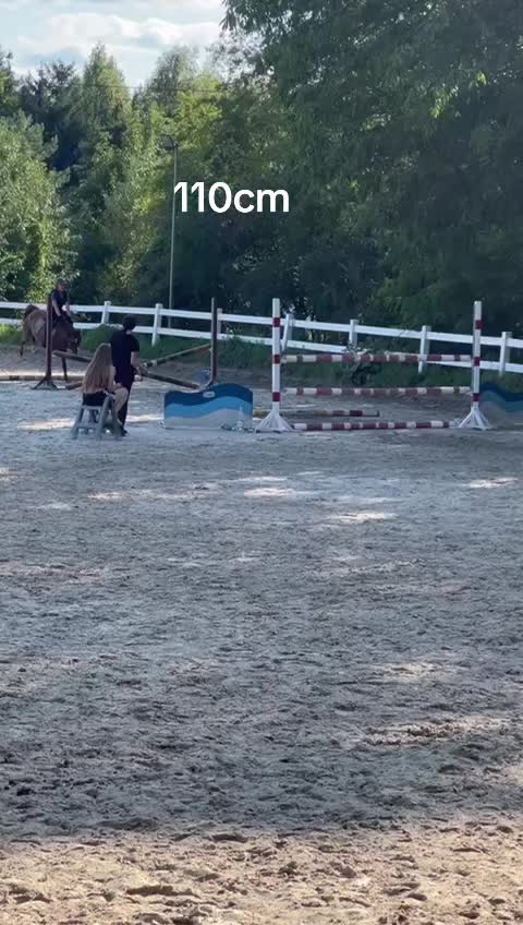 @konikzuza