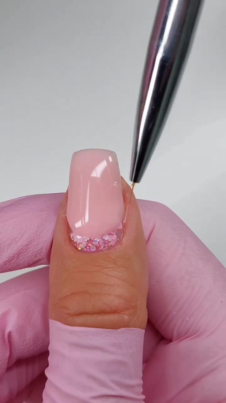 @Nails Company
