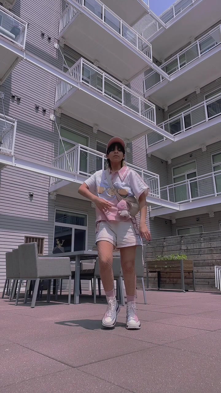 @𝐛𝐨𝐦𝐢