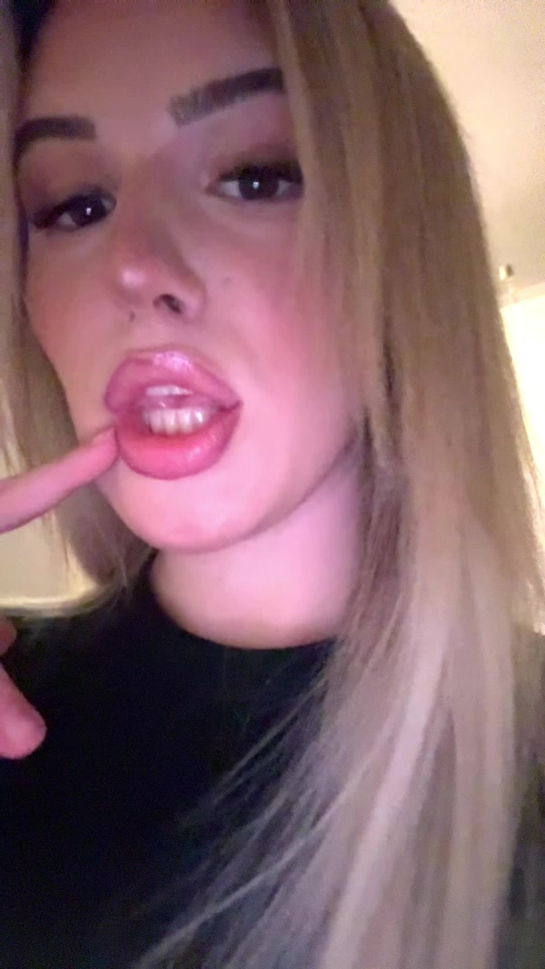 @🐼