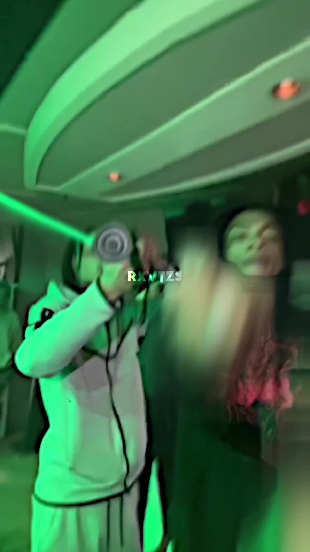 @Rxvtzs