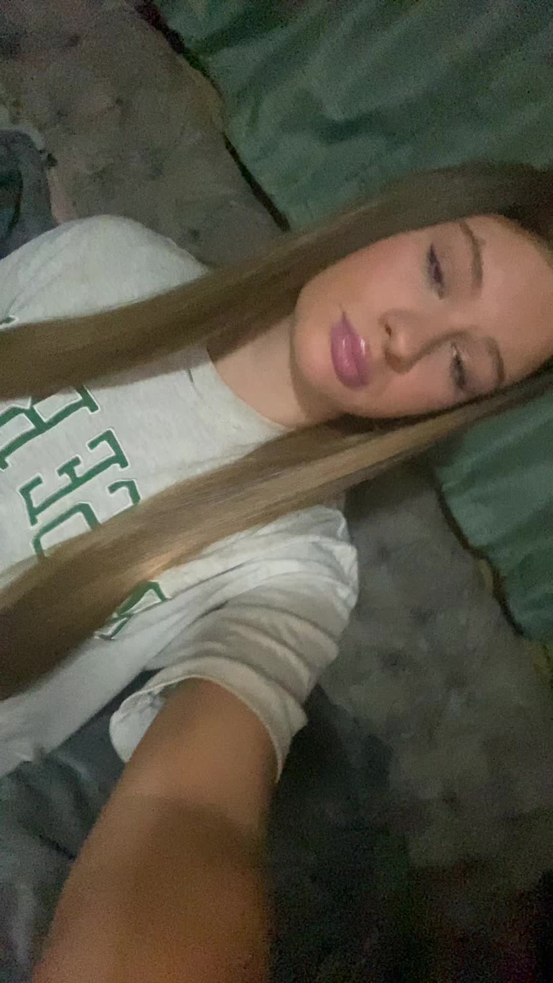 @😻