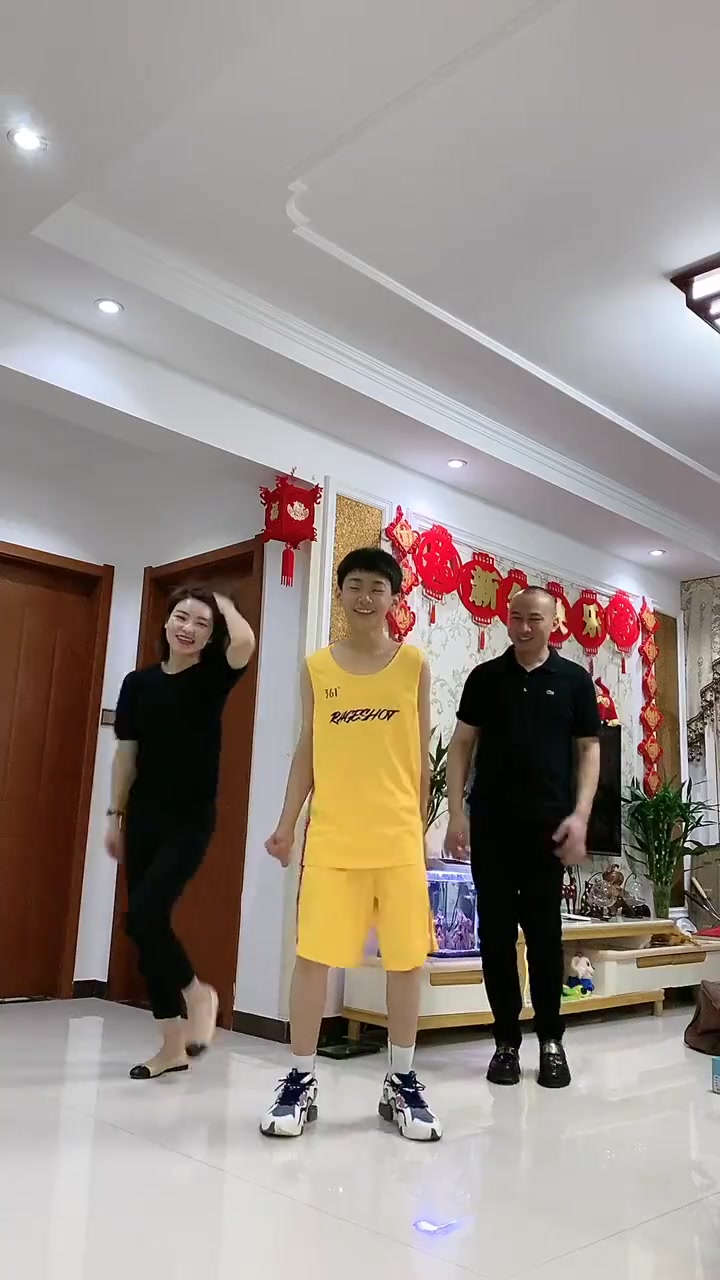@funny dancer