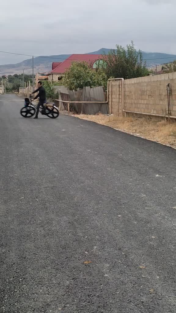 @Siyəzən