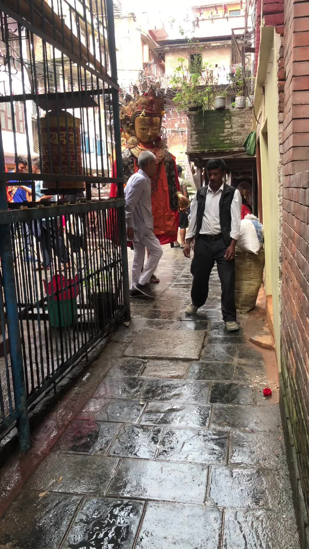 @hamrojatra.com