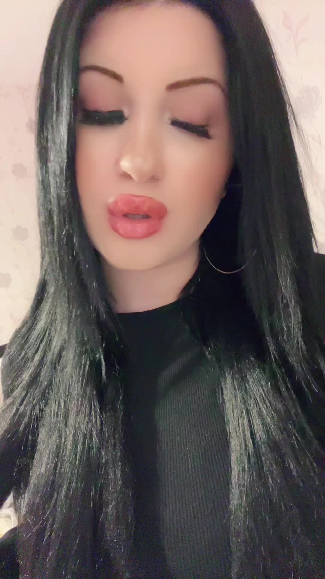 @elis_ queen_20