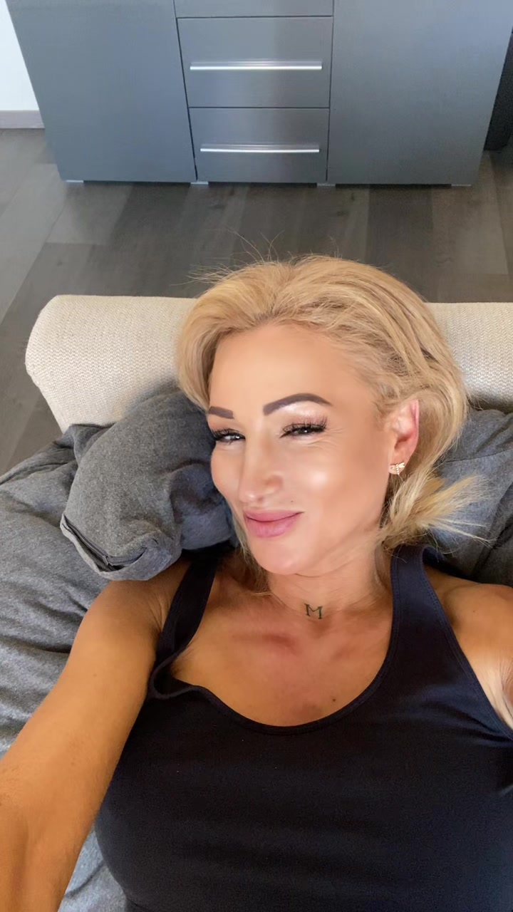 @Jacklyn_la_Roche