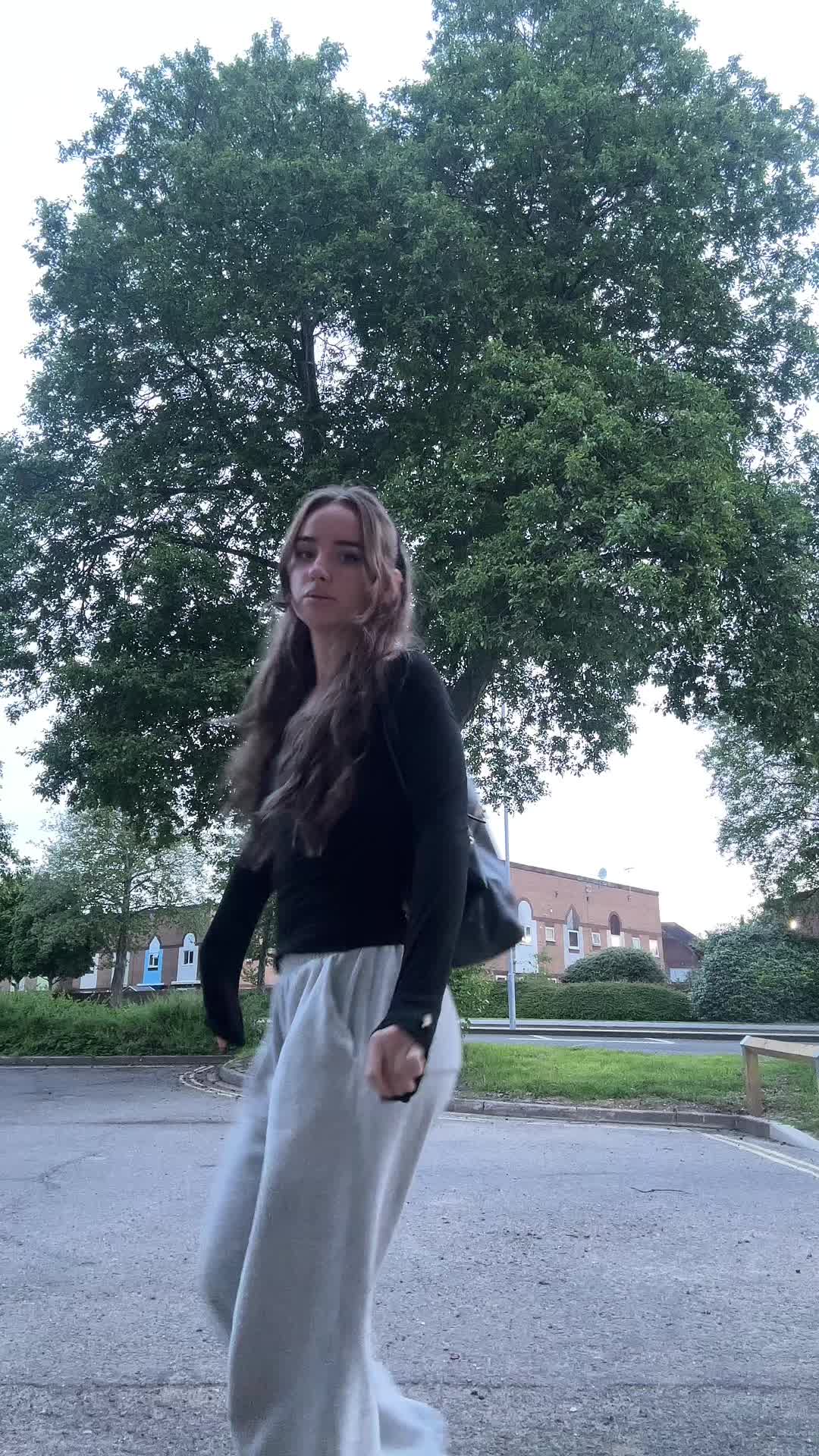 @Ava