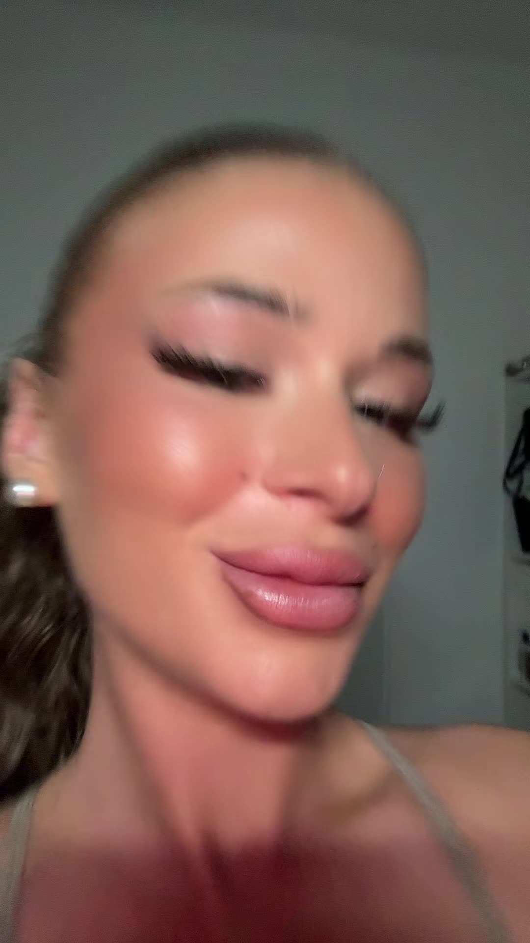 @Jesuismina