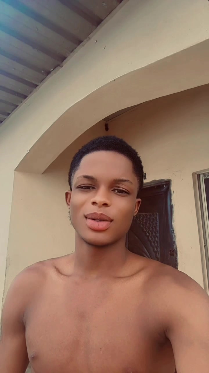 @1desmond_