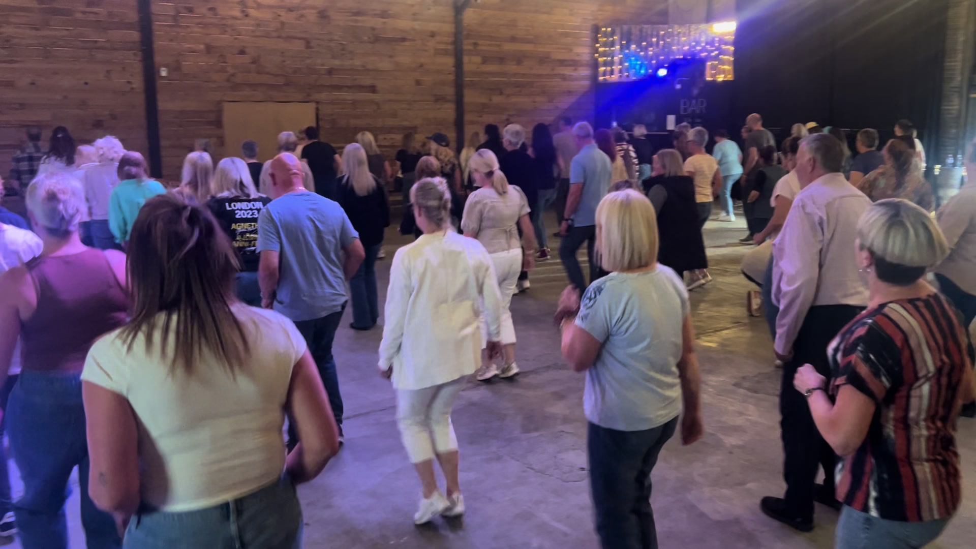 @foxyslinedancing