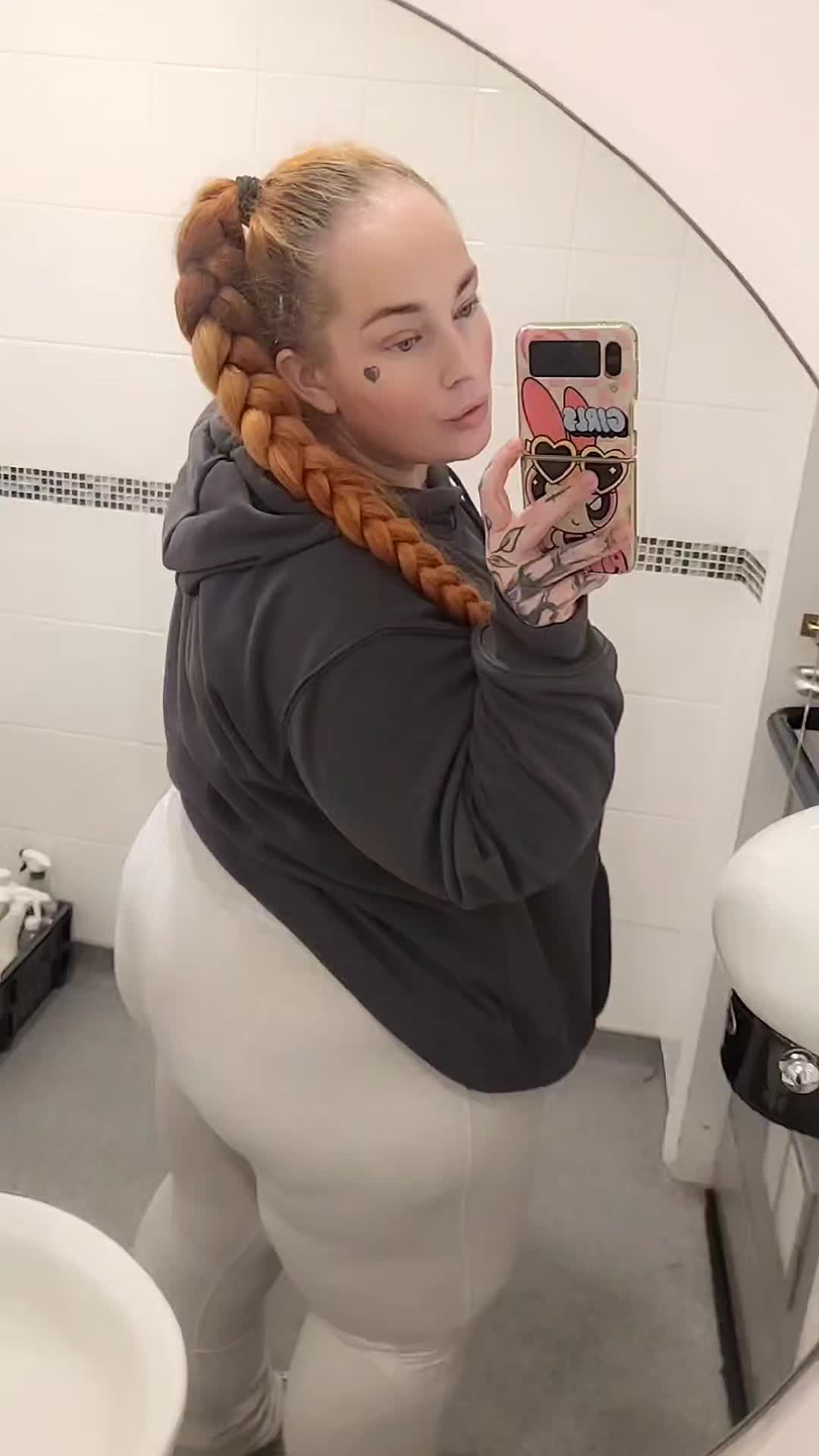 @Emz