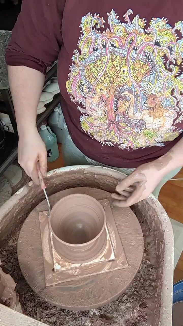 @Sad Radish Pottery