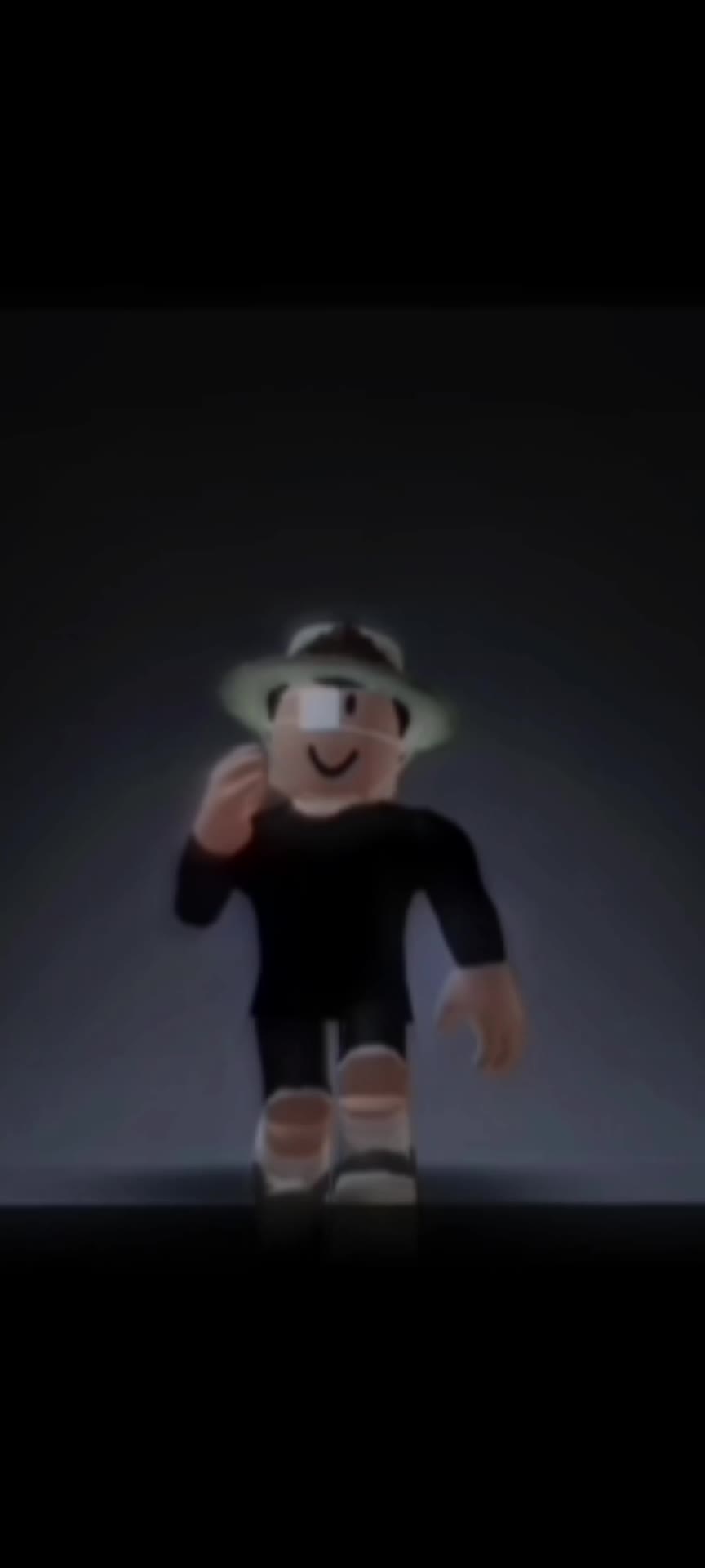 @>゜))彡