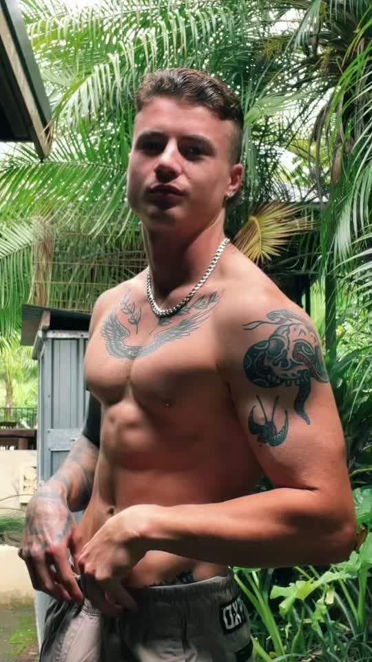 @RONEZY