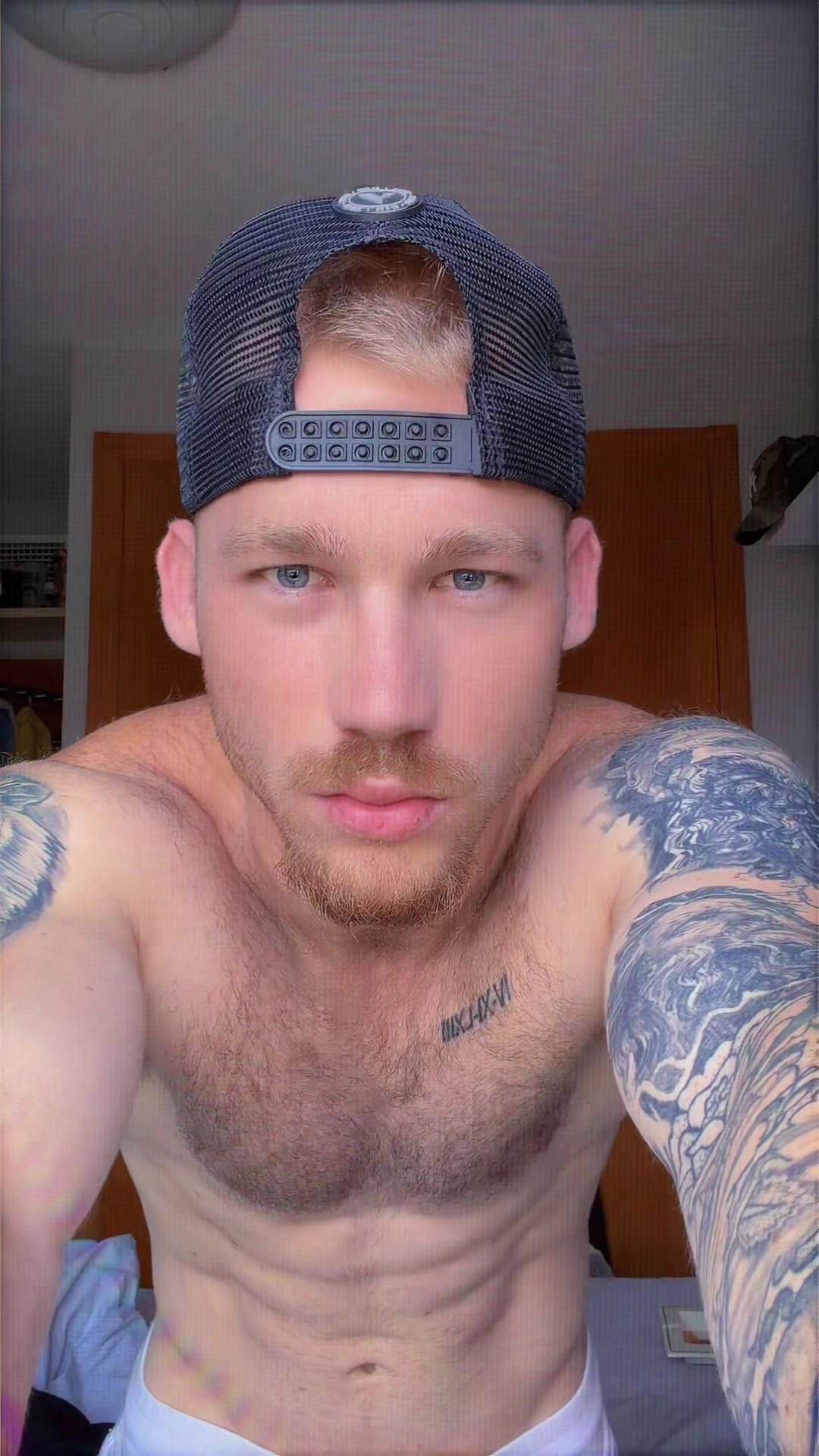 @AleeeX